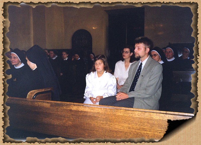 Zdzisław Raduchowski, curado por intercessão do Padre Sigismundo Gorazdowski, com sua esposa e filha (fim do processo a nível diocesano- Cracóvia, 15 de setembro de 1999)